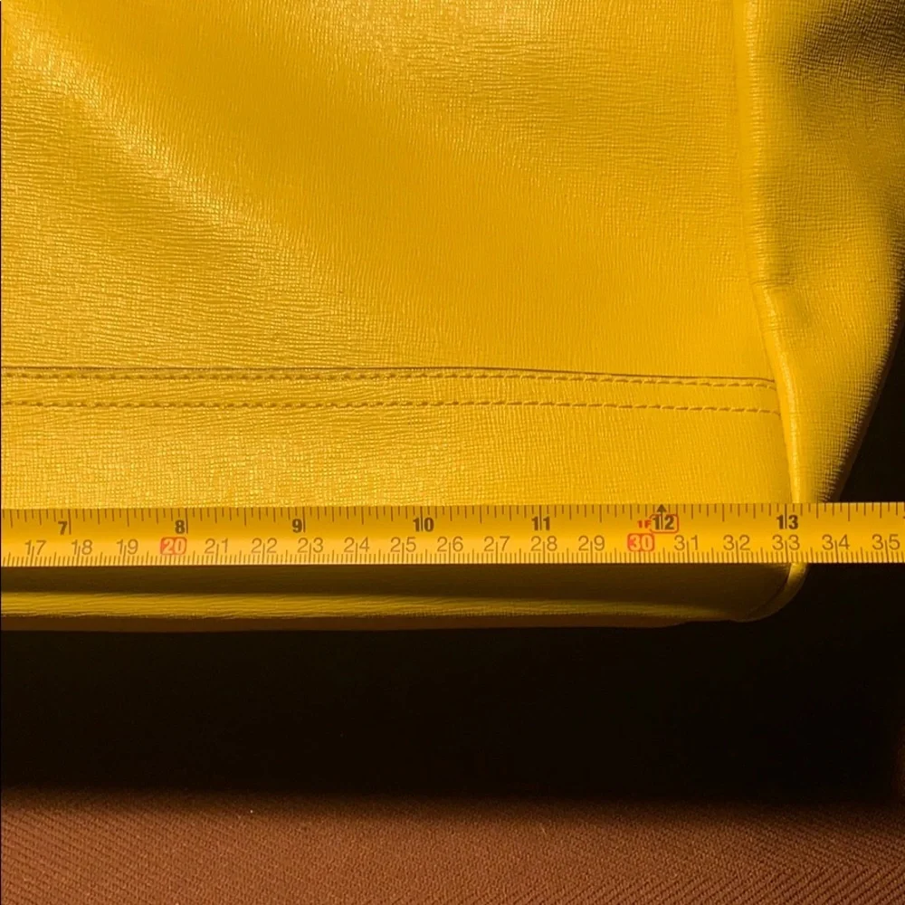 Coach leather zipper Neverfull tote w/metal tag